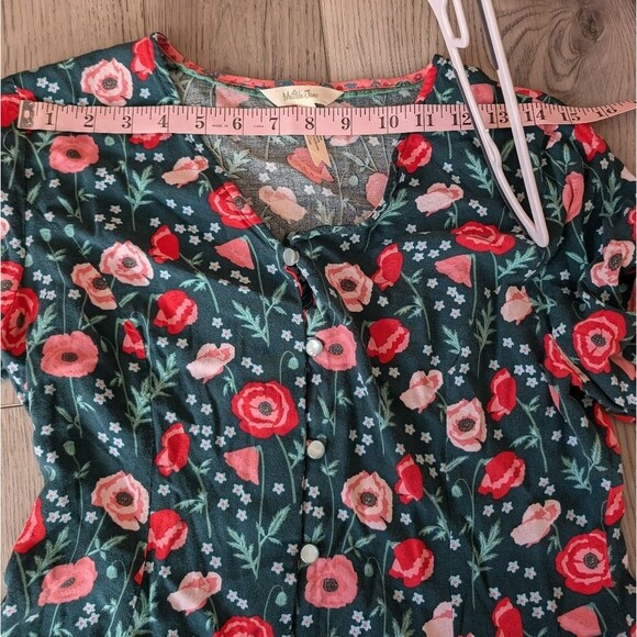 Matilda Jane Green Yesteryear Peplum Button Up Floral Green Top Size Medium - Picture 9 of 10